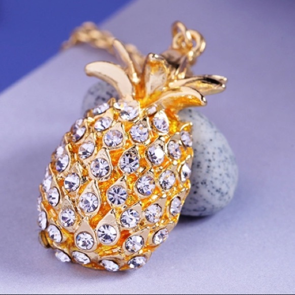 PINEAPPLE CRYSTAL PENDANT NECKLACE - Picture 2 of 4